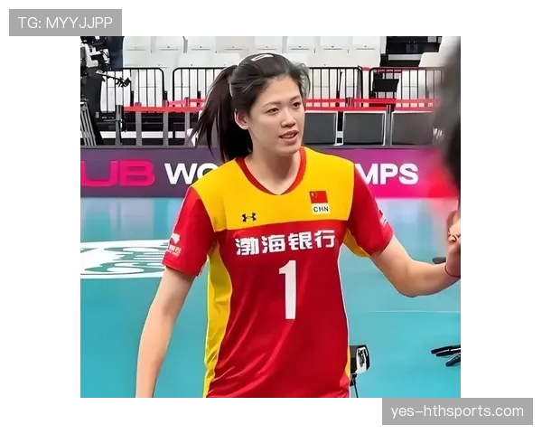 李盈莹训练完啃鸡腿的样子，真不像拿过那么多冠军的人