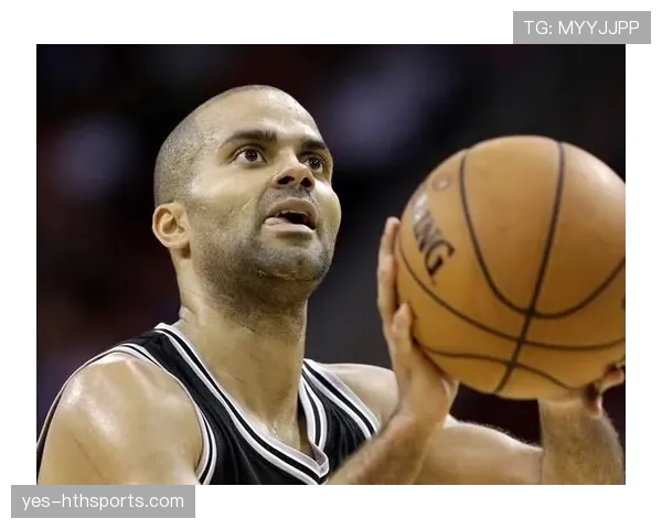 想知道合理冲撞区的判罚标准？看NBA裁判如何精准区分进攻犯规和阻挡犯规！